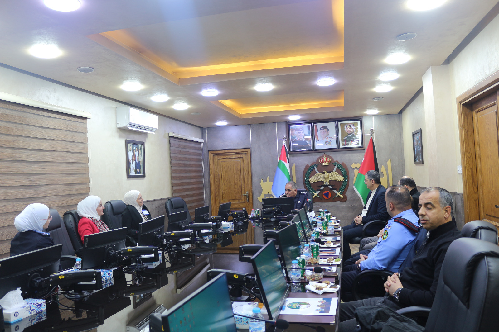 جامعة عمان العربية وإدارة السير: شراكة أكاديمية تنطلق من أروقة المرور نحو آفاق البحث العلمي