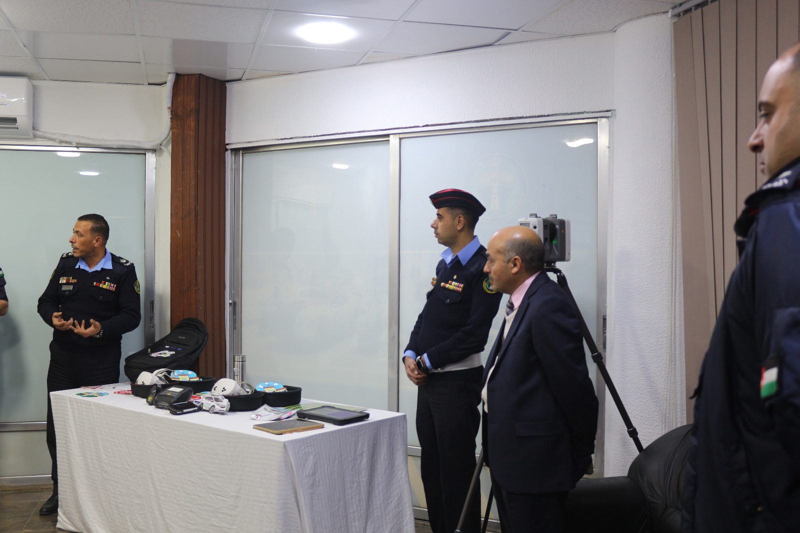 جامعة عمان العربية وإدارة السير: شراكة أكاديمية تنطلق من أروقة المرور نحو آفاق البحث العلمي