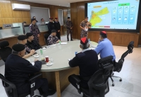 مدير الأمن العام يتفقد الدفاع المدني ومركز القيادة والسيطرة (911) ويشيد بجهود الاستجابة خلال المنخفض الجوي