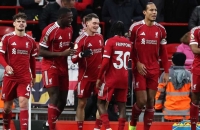 ليفربول في ورطة.. مدافع الريدز يواجه شبح الإيقاف