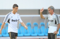 مودريتش: مورينيو تسبب في بكاء رونالدو بحجرة ملابس ريال مدريد