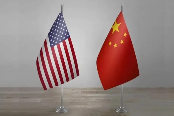 القط الذي يصطاد الفئران: قراءة مقارنة في براغماتية النموذج الصيني وجمود النموذج الأمريكي #عاجل