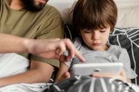 بعد تغريم ديزني.. كيف تُجمع بيانات الأطفال؟ وكيف نحميهم على الإنترنت؟