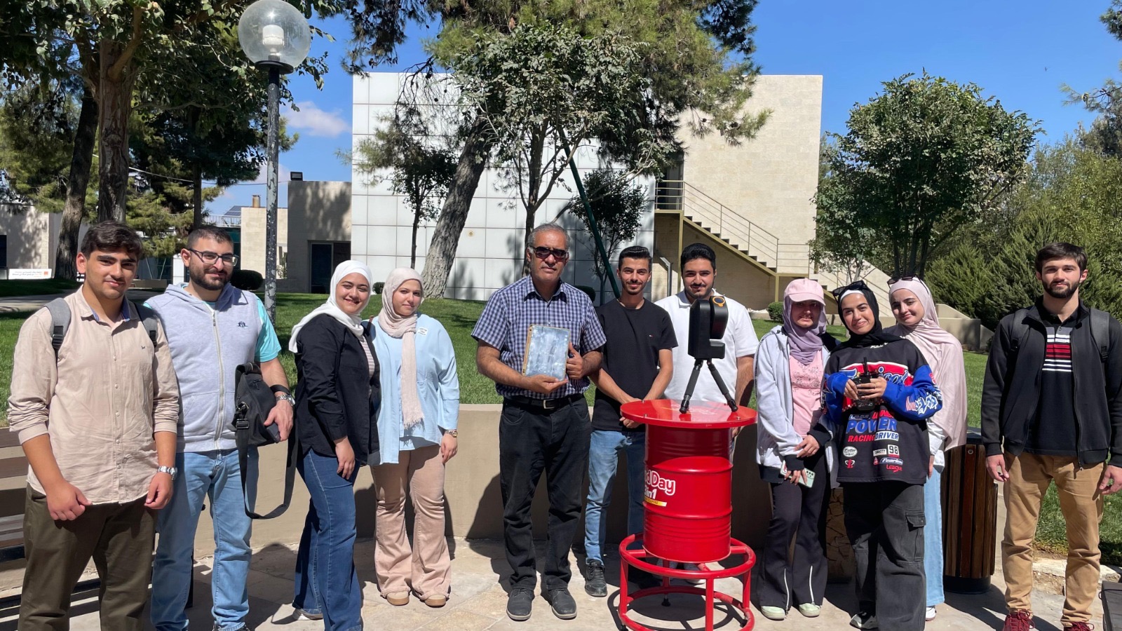 طلبة علوم الطيران ومجتمع الفضاء والالكترونيات  في عمان العربية يشاركون في  دورة تدريبية حول علوم وتكنولوجيا الفضاء  