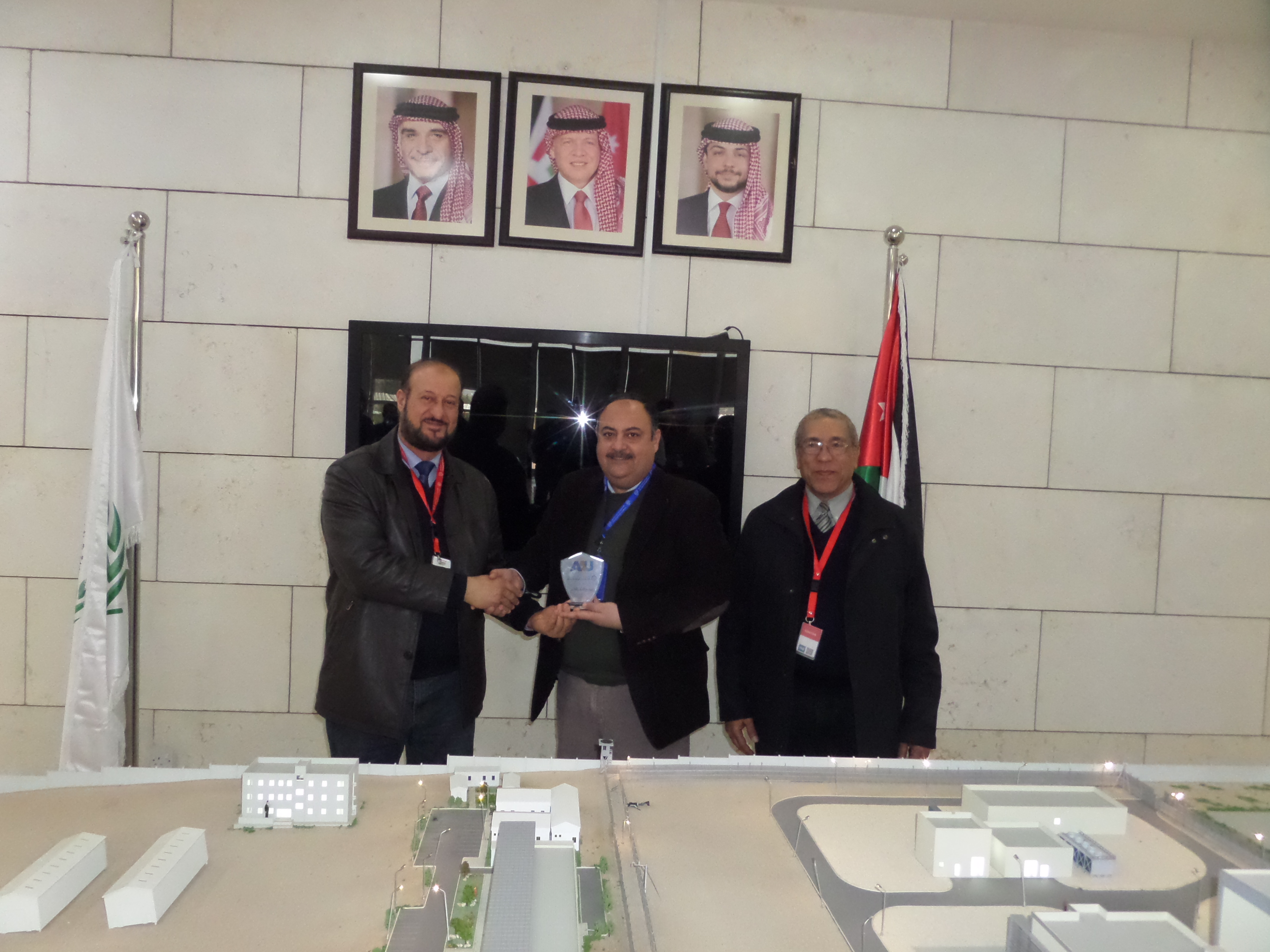 طلبة قسم هندسة الطاقة المتجددة في عمان العربية يزورون المفاعل النووي الأردني للبحوث والتدريب