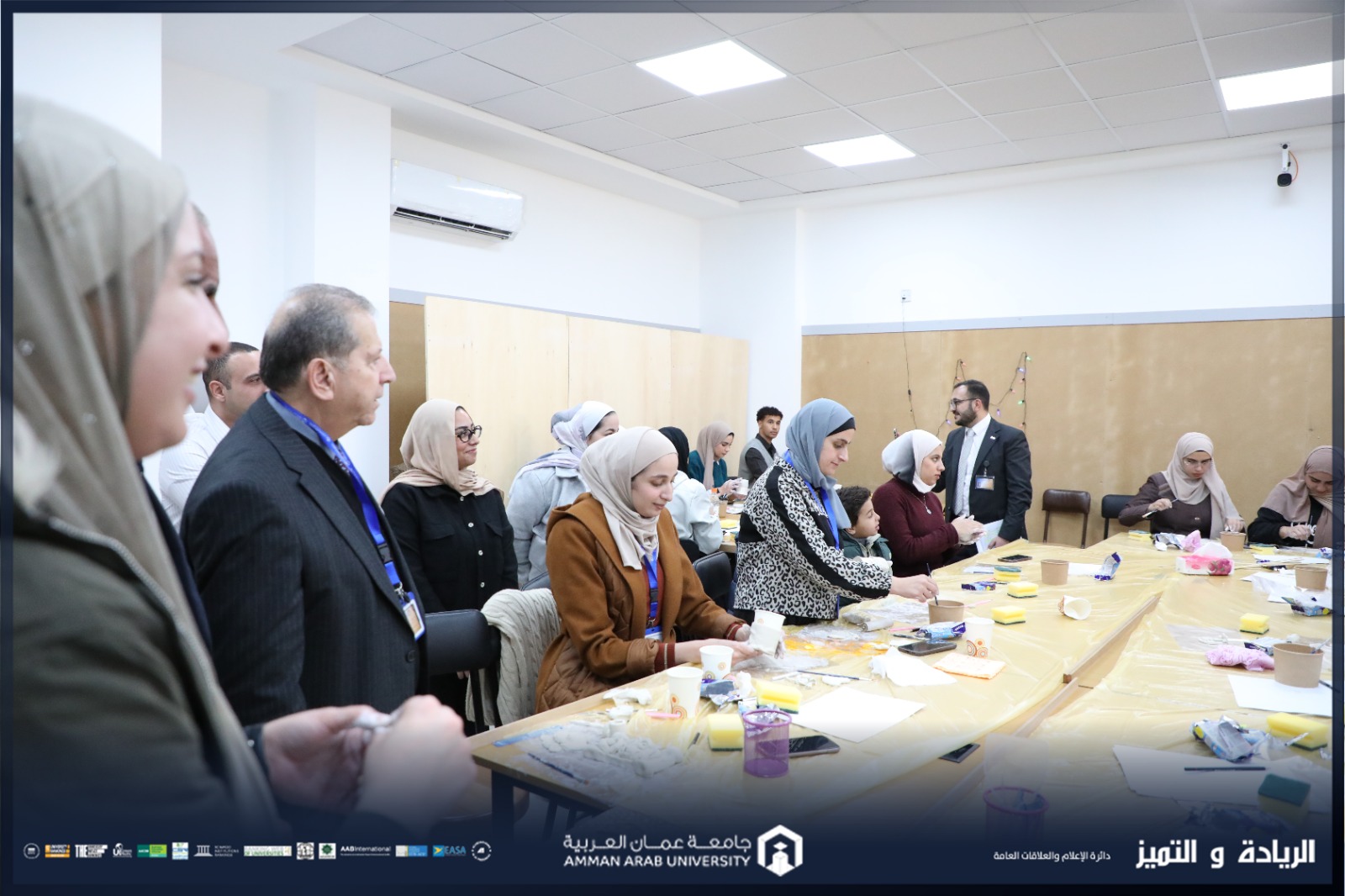 قسم هندسة العمارة في عمان العربية ينظم ورشة عمل إبداعية في التشكيل بالصلصال