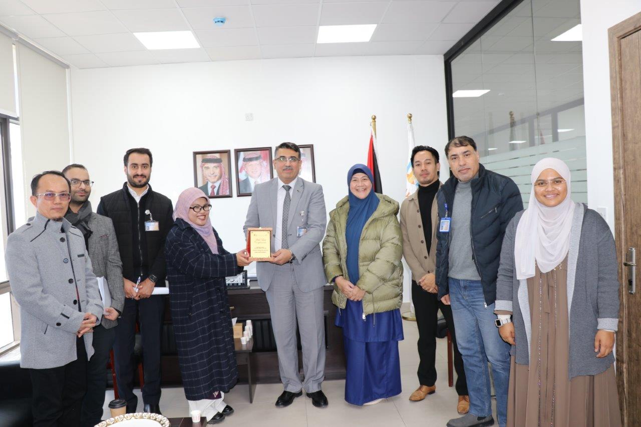 تعاون بحثي دولي بين جامعة عمان العربية وجامعة (UKM) الماليزية