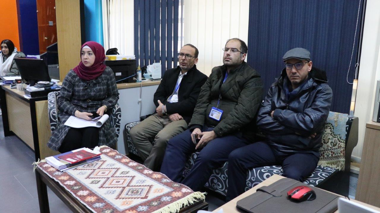 جامعة عمان العربية تنظم لقاءً تعريفياً لجائزة ولي العهد لأفضل تطبيق خدمات حكومية - صور