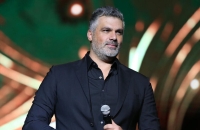 فارس كرم: مستعد أذبح أولادي كرمال أمي.. وكنت أقوي مورفين والدي لأقتله! (فيديو)