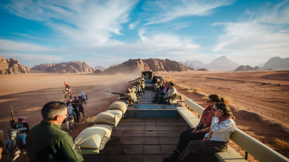 الملكة رانيا العبدالله والأميرة سلمى تزوران وادي رم