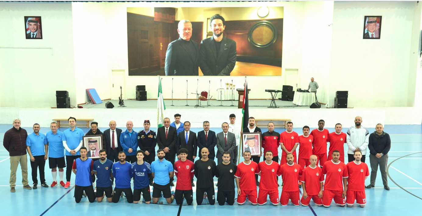 جامعة البترا تنظم مباراة ودية مع فريق الديوان الملكي الهاشمي - صور