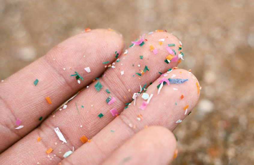 مصادر مفاجئة للبلاستيك الدقيق في غذائنا اليومي