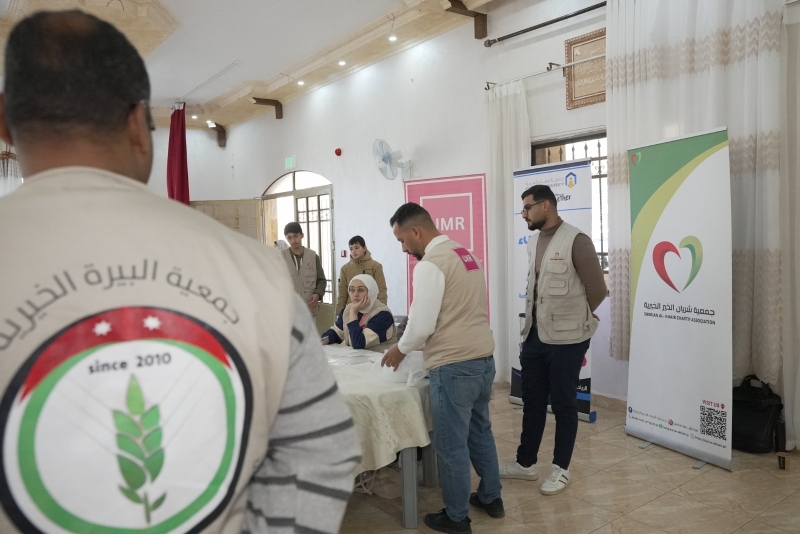 جامعة عمان العربية ومنظمة المهمة الموحدة للإغاثة والتنمية تطلقان حملة شتاء دافئ 2025–2026