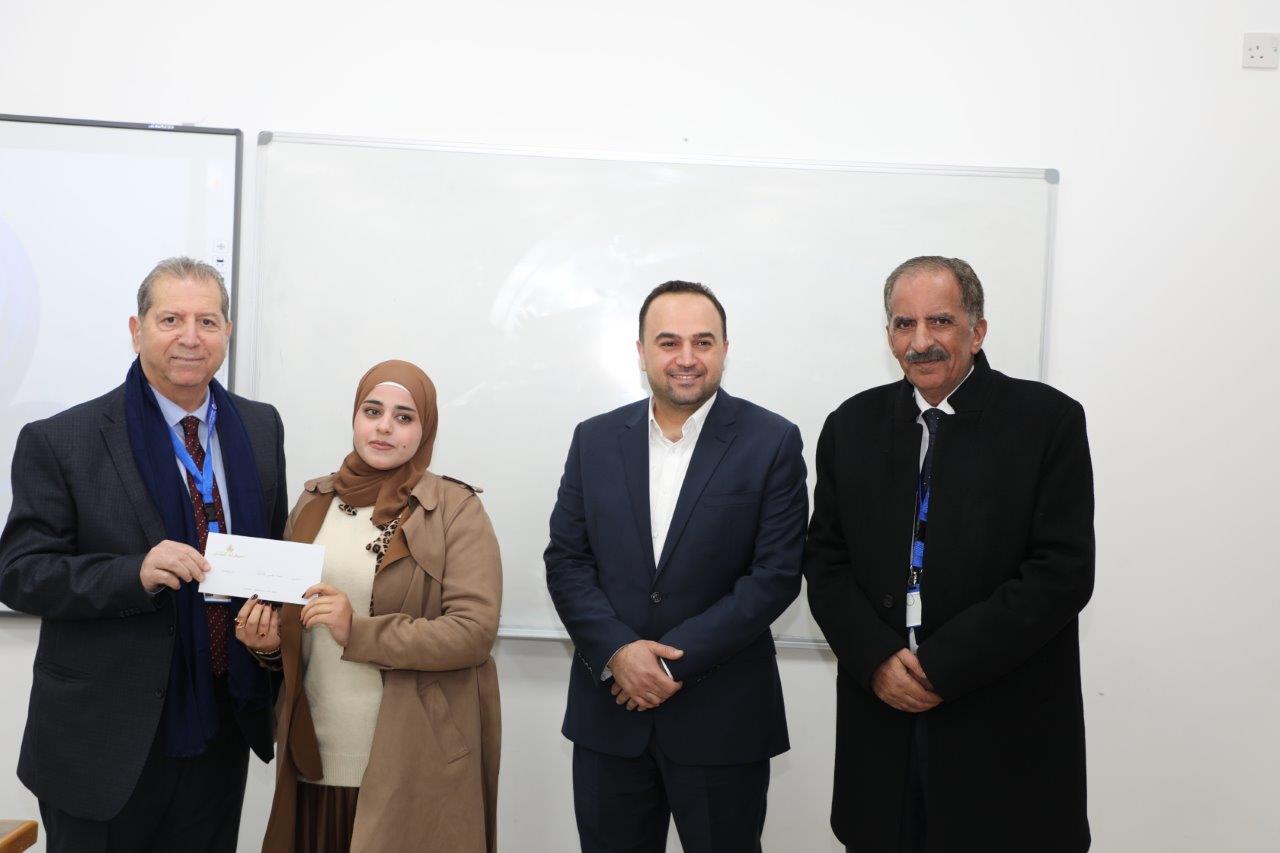 كلية الهندسة في جامعة عمان العربية تكرم طلبتها الأوائل