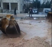 ارتفاع منسوب المياه يُغرق طرقا في عمّان.. والأمانة: الهطولات فاقت قدرة المصارف #عاجل