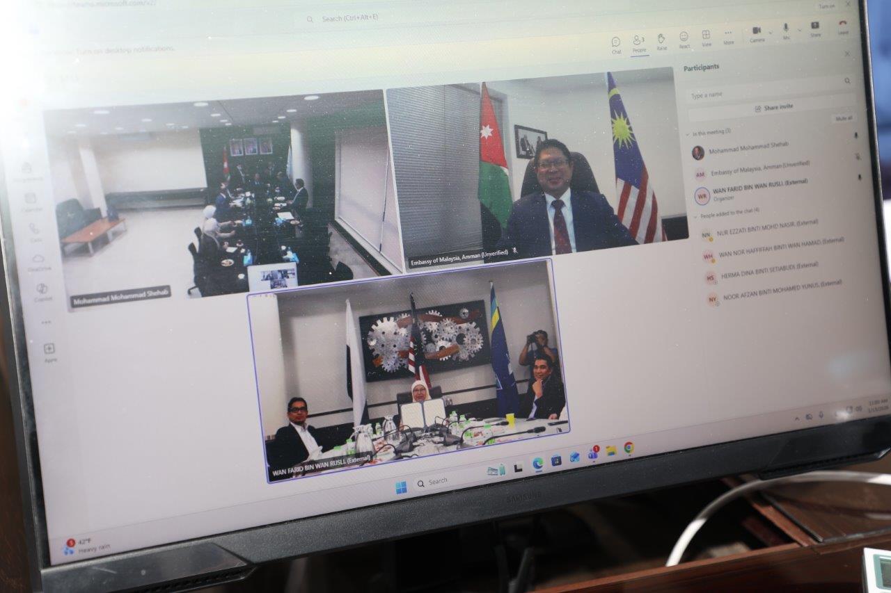  جامعة عمان العربية وجامعة باهانج السلطان عبدالله الماليزية يوقعان اتفاقية تعاون أكاديمي وبحثي