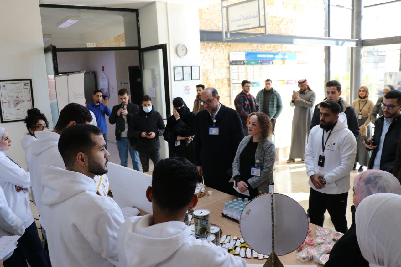 كلية الأعمال في عمان العربية تنظم مسابقة بعنوان: اقتصادنا … قرارنا… مستقبلنا لطلبة الكلية