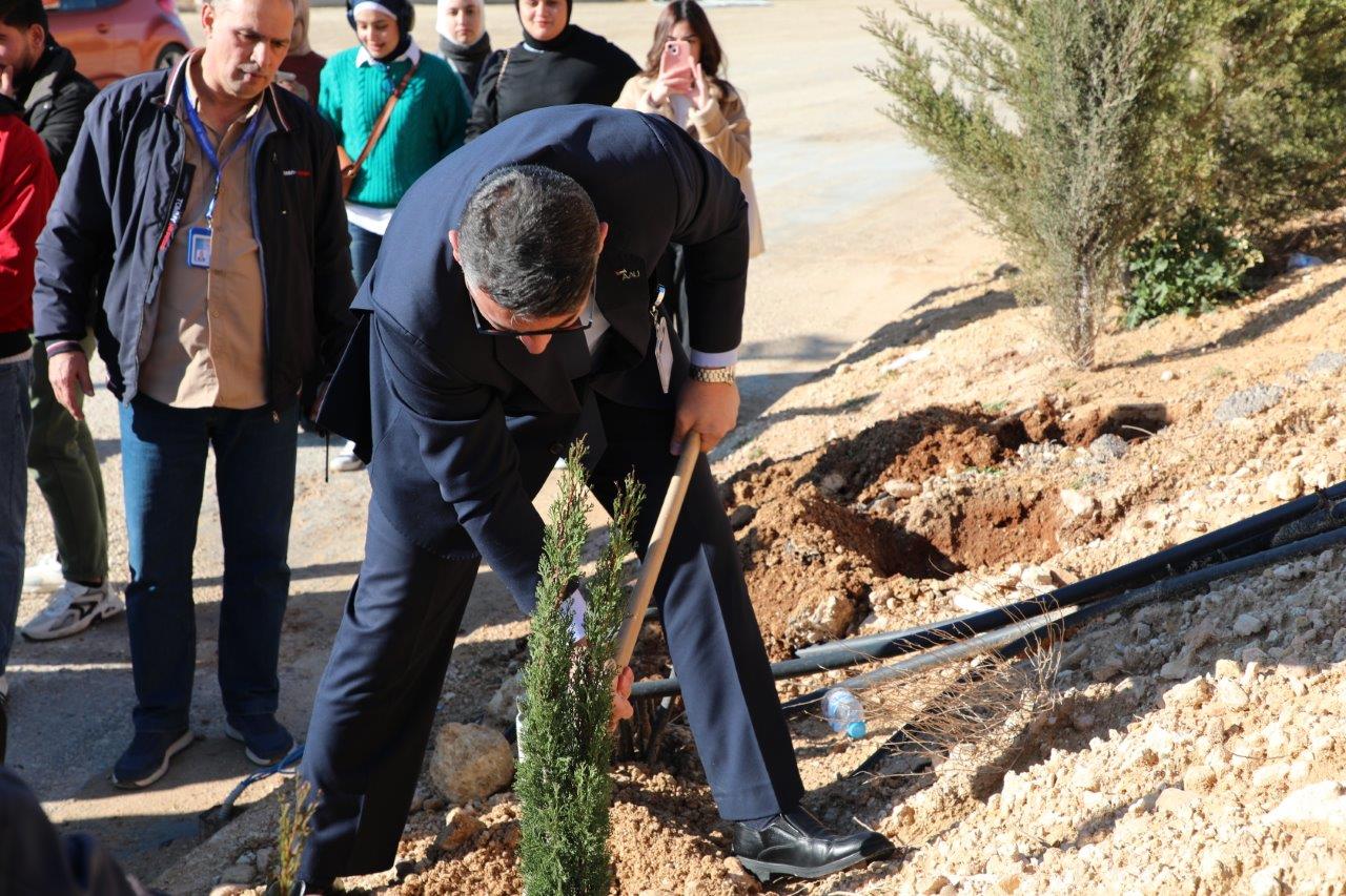 جامعة عمان العربية تنظم فعالية يوم الشجرة بالتعاون مع وزارة الزراعة وأمانة عمان الكبرى