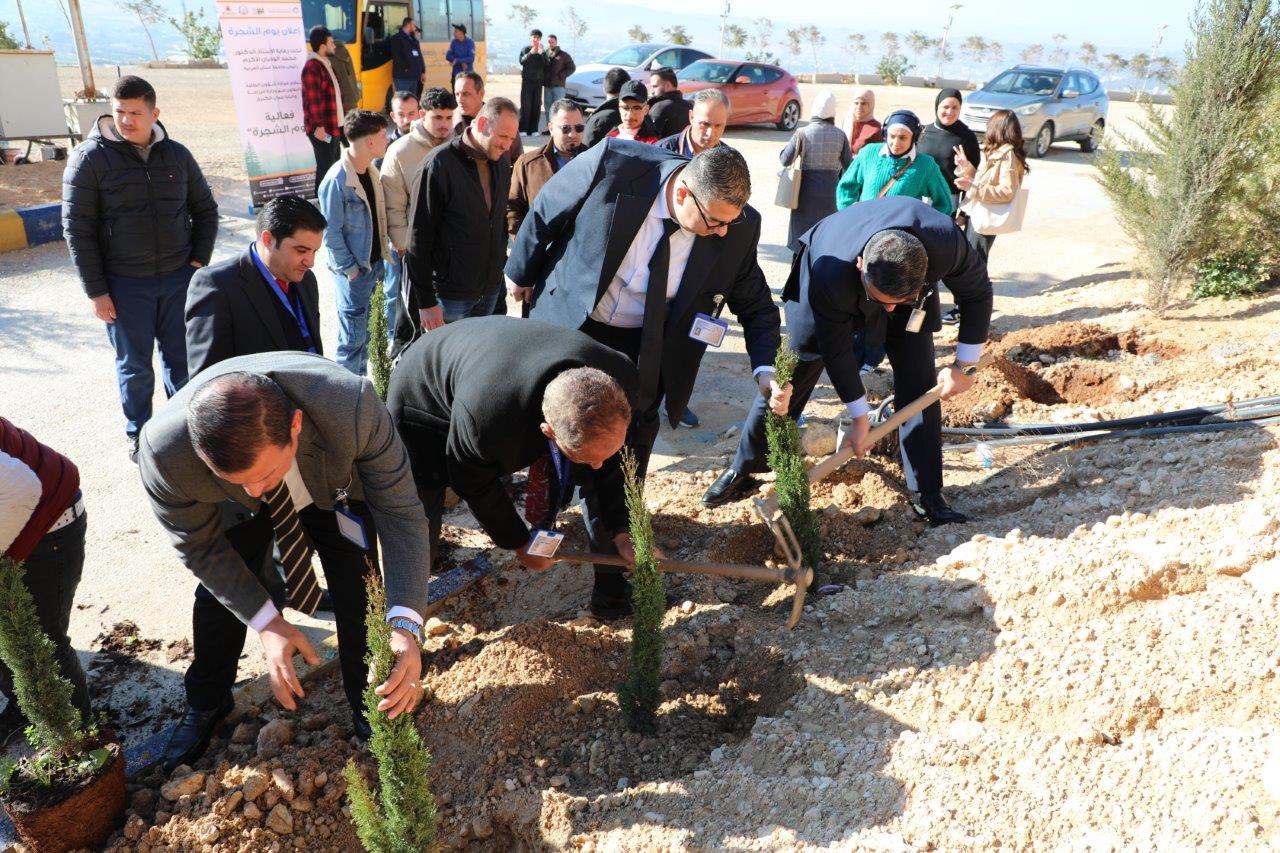 جامعة عمان العربية تنظم فعالية يوم الشجرة بالتعاون مع وزارة الزراعة وأمانة عمان الكبرى