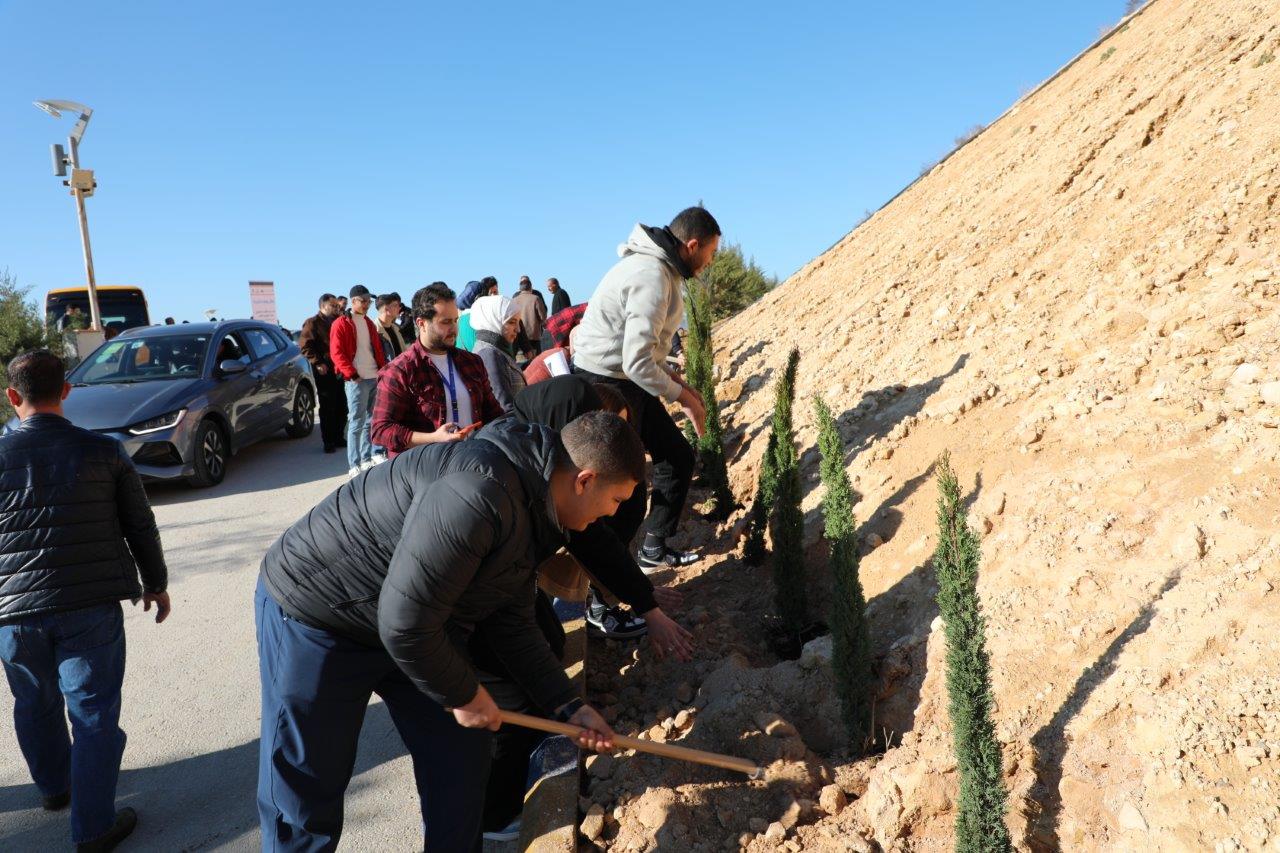 جامعة عمان العربية تنظم فعالية يوم الشجرة بالتعاون مع وزارة الزراعة وأمانة عمان الكبرى