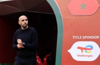 الركراكي يخرج عن صمته بعد خسارة لقب كأس إفريقيا.. ورد فعله بعد سؤال حول الاستقالة