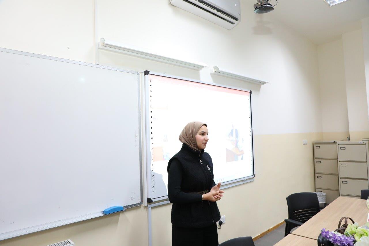 كلية العلوم التربوية والنفسية في عمان العربية تنظم ملتقى التدريب الميداني بصمة ميدانية (3)