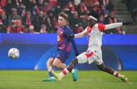 برشلونة يهزم سلافيا براغ برباعية في دوري أبطال أوروبا