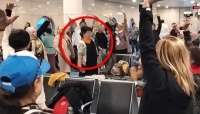 ترند يوغا مطار القاهرة.. مسافرات صينيات يحولن صالة الانتظار لجلسة استرخاء عالمية