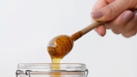 8 فوائد مذهلة لتناول ملعقة عسل صباحيًا.. لن تصدق تأثيرها!