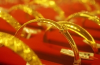 للمرة الثانية في يوم واحد.. أسعار الذهب تسجل مستوى تاريخيا جديدا