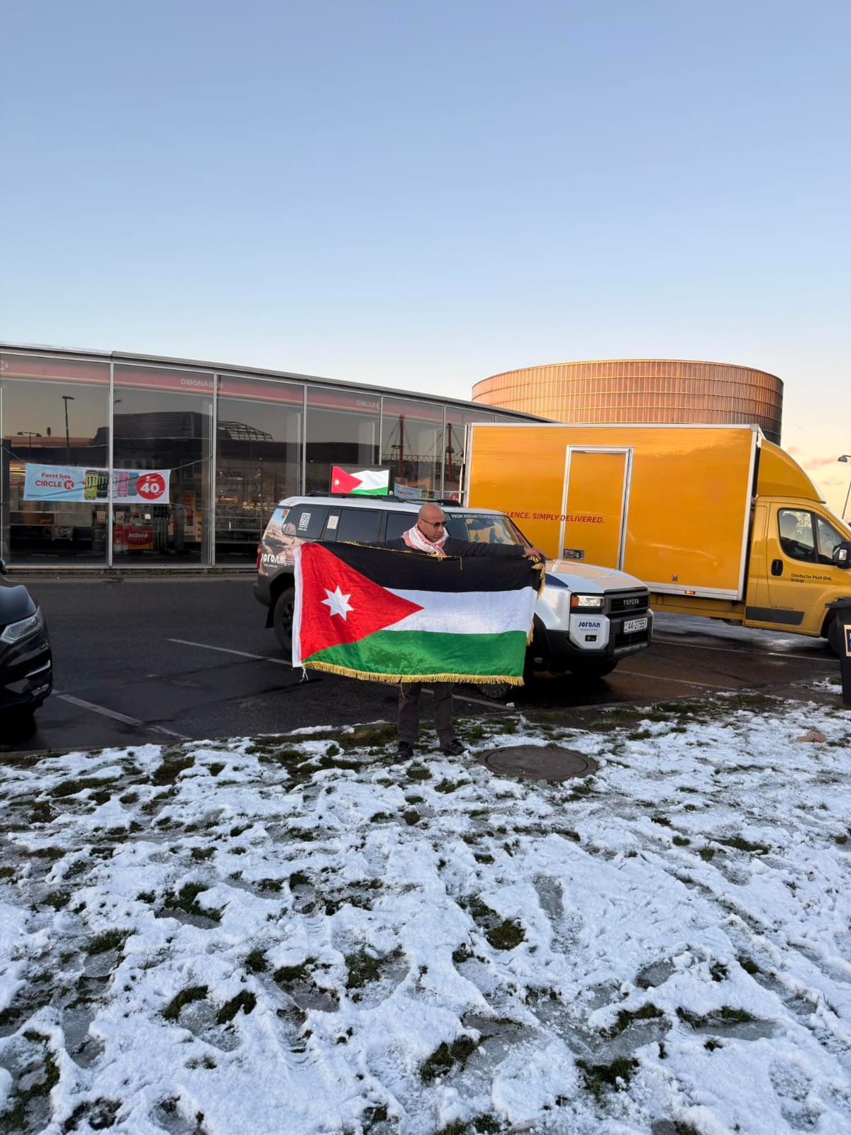 الرحالة عبدالسلام العجارمة وطنٌ يحمل الوطــن 