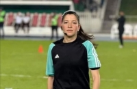 إيقاف لاعب جزائري لمدة طويلة بسبب تصرف مشين مع حكمة المباراة