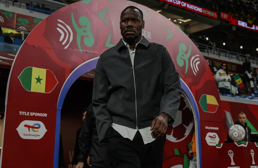 عقوبات كاف تثير الغضب والسنغاليون يتحركون لدعم مدربهم