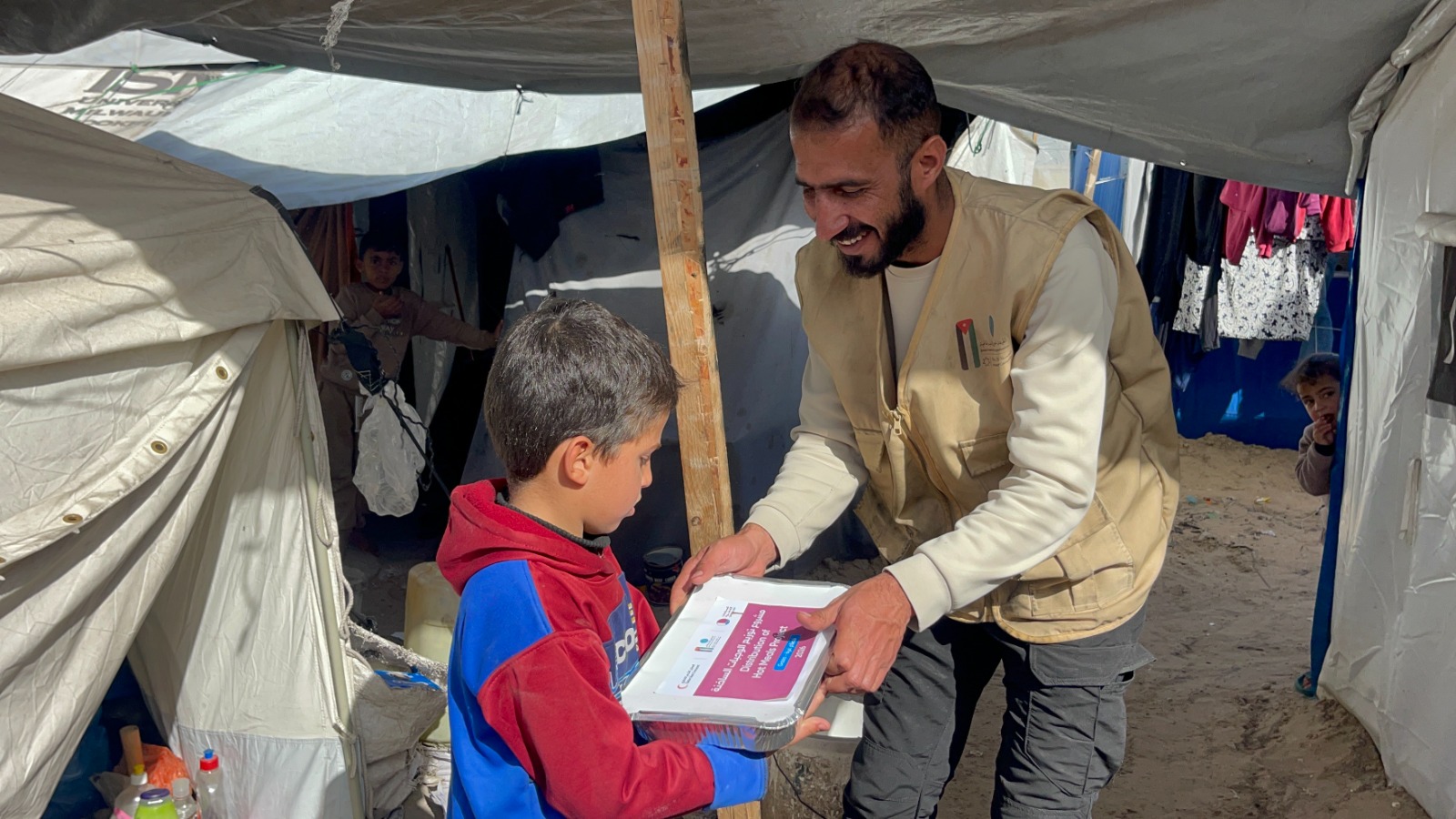 الهيئة الخيرية والحملة الأردنية: نحو 62 ألف مستفيد بغزة من مشاريعنا منذ بداية العام