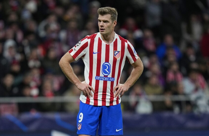 أتلتيكو مدريد يعلن نقل مهاجم النرويجي سورلوث من الملعب إلى المستشفى مباشرة بسبب إصابة خطيرة (فيديو)