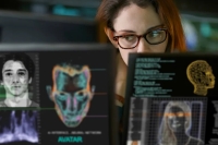 عصر السراب الرقمي.. كيف يسرق الذكاء الاصطناعي وجوهنا وأموالنا؟