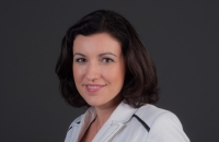 تكريم وزيرة ألمانية بوسام مناهضة الجدية المفرطة