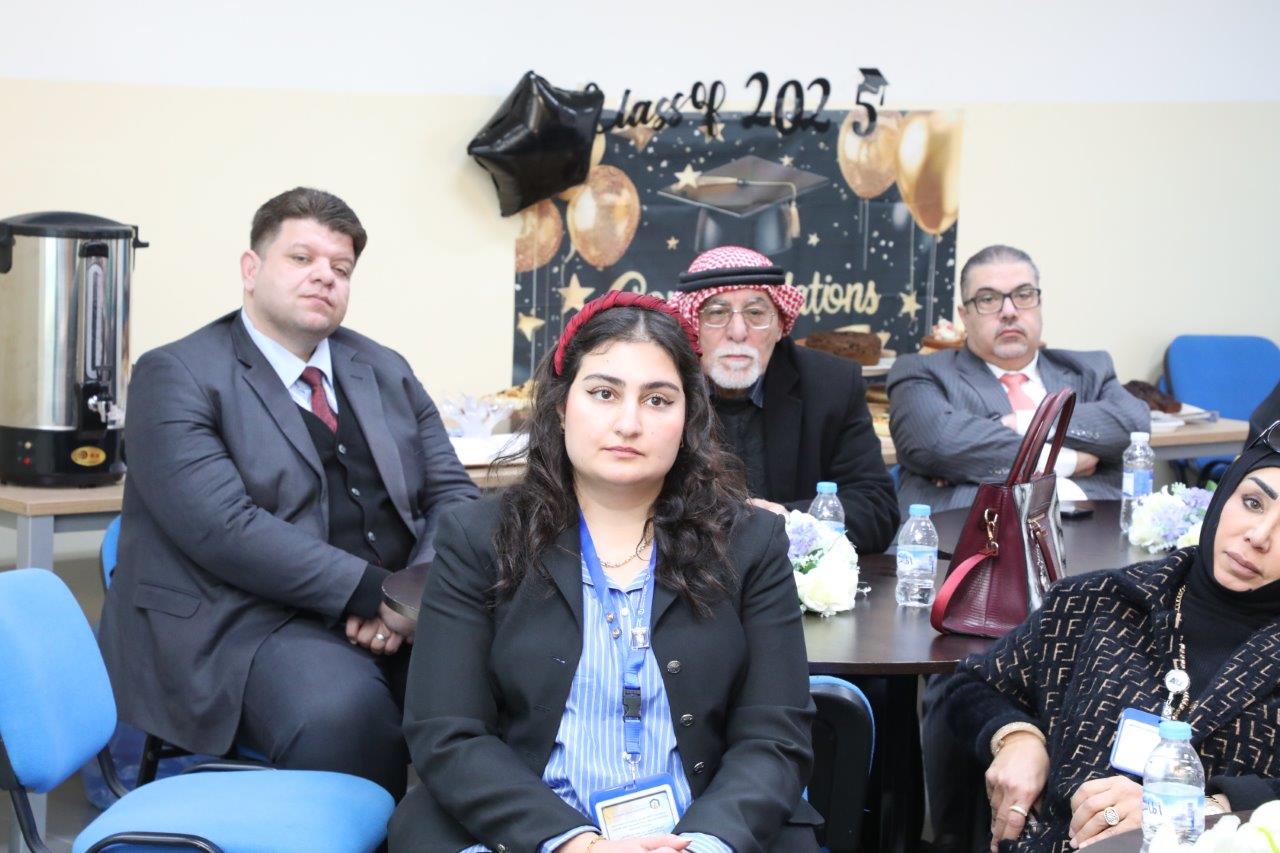 جامعة عمان العربية تحتفي بتخريج الدفعة الأولى من ماجستير اليقظة الدوائية والشؤون التنظيمية