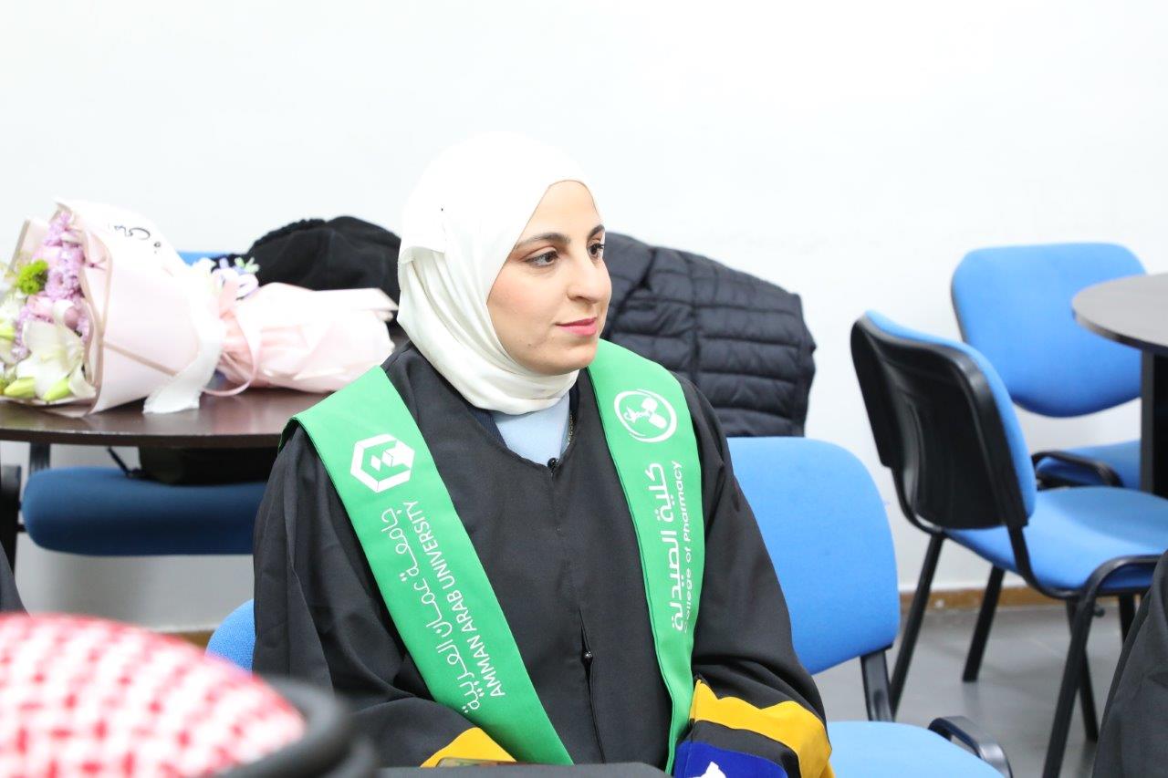 جامعة عمان العربية تحتفي بتخريج الدفعة الأولى من ماجستير اليقظة الدوائية والشؤون التنظيمية