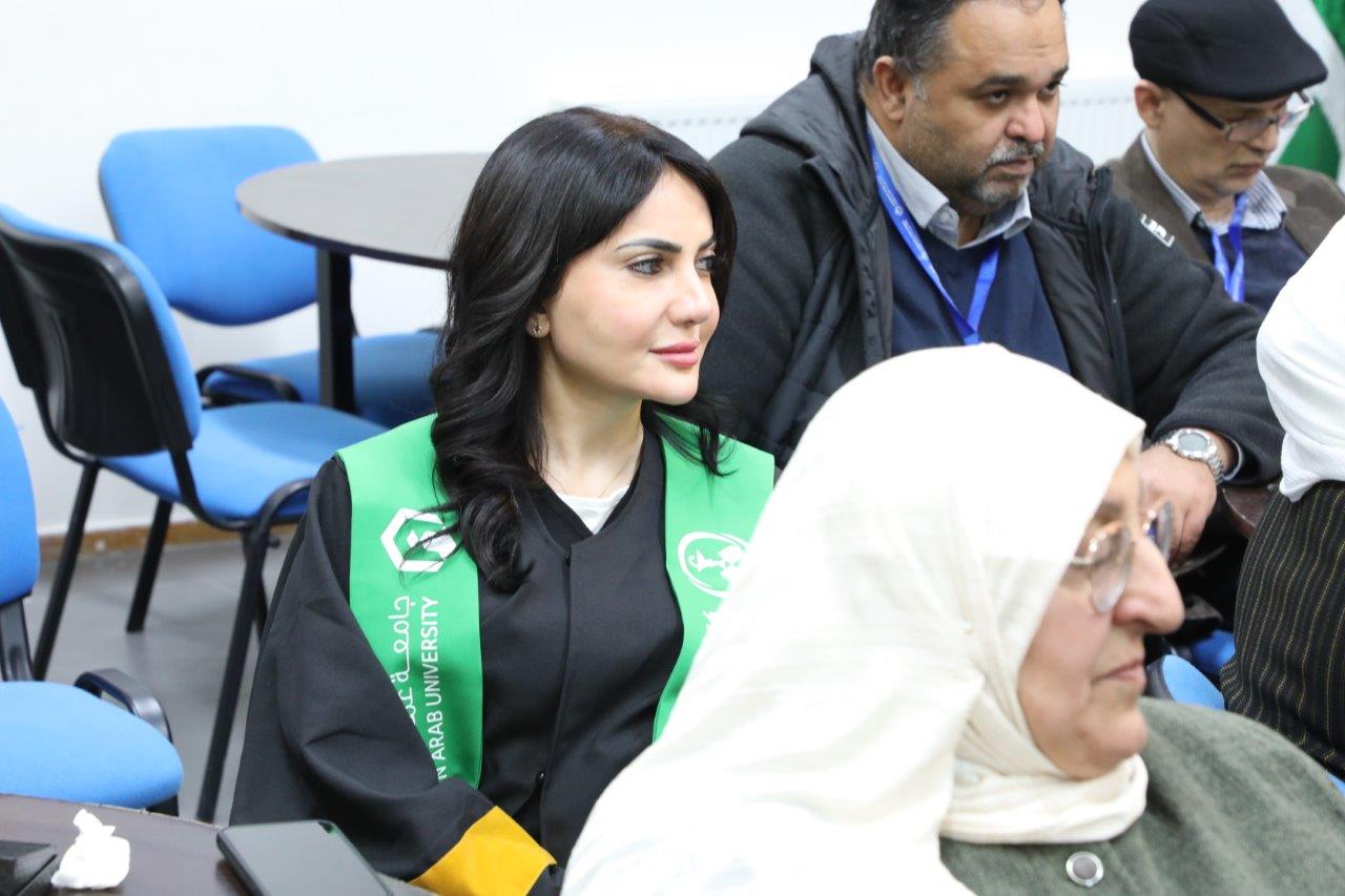 جامعة عمان العربية تحتفي بتخريج الدفعة الأولى من ماجستير اليقظة الدوائية والشؤون التنظيمية