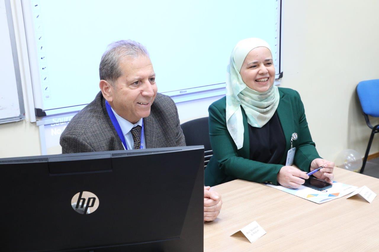 جامعة عمان العربية تحتفي بتخريج الدفعة الأولى من ماجستير اليقظة الدوائية والشؤون التنظيمية