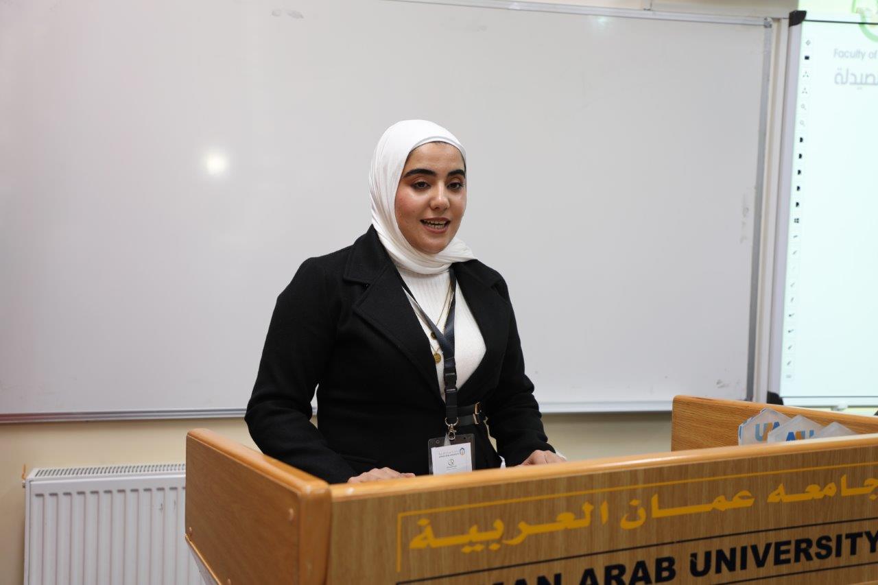 جامعة عمان العربية تحتفي بتخريج الدفعة الأولى من ماجستير اليقظة الدوائية والشؤون التنظيمية