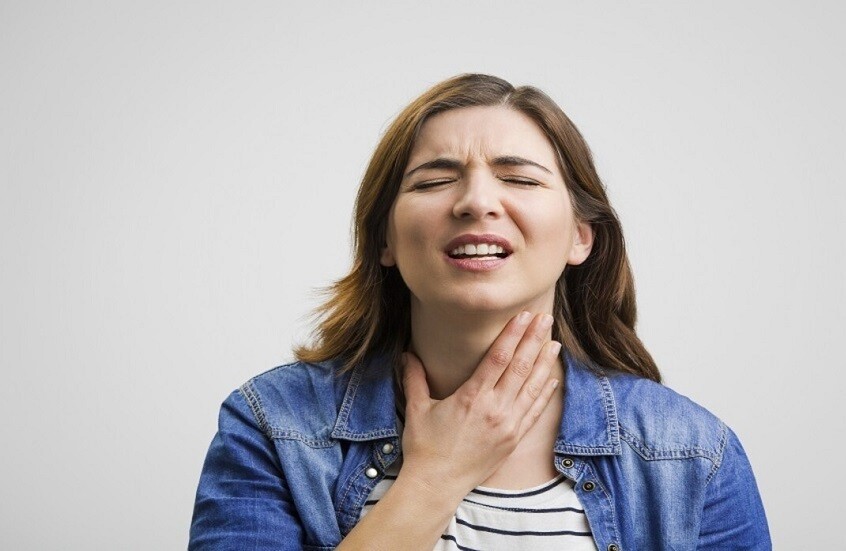 متى يجب تناول مضادات الحيوية لعلاج التهاب الحلق؟