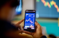 لماذا هبطت أسعار الذهب والفضة بشكل حاد؟