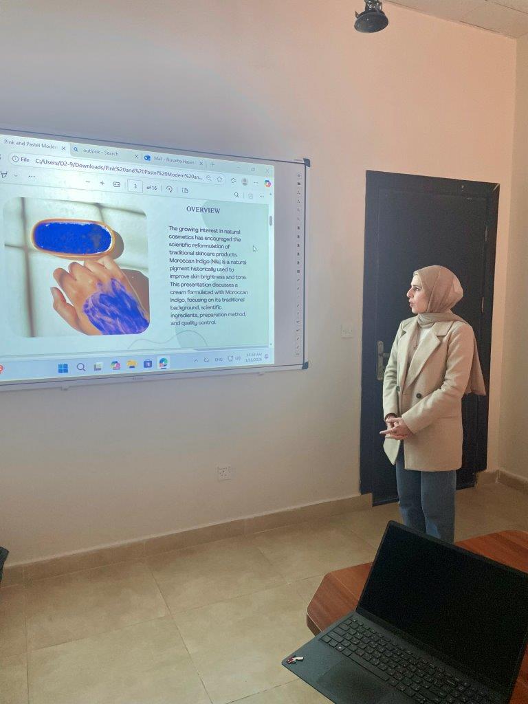 طلبة كلية الصيدلة في عمان العربية يحولون المعرفة النظرية إلى منتجات صيدلانية وتجميلية مبتكرة