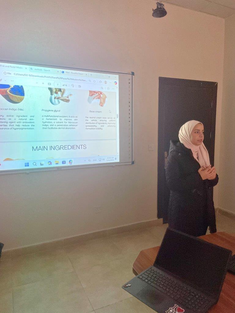 طلبة كلية الصيدلة في عمان العربية يحولون المعرفة النظرية إلى منتجات صيدلانية وتجميلية مبتكرة