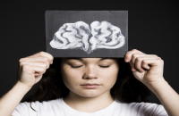 الهلوسات العابرة قد تؤثر مؤقتا في نمو أدمغة الشباب