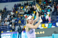 الروسية ألكسندروفا تبلغ نهائي بطولة أبوظبي للتنس