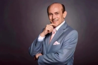 محمد صبحي يعود إلى المنافسة الرمضانية بعد وعكة صحية وغياب 13 عاما