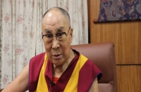 بعد ظهوره في ملفات إبستين المسربة.. الدالاي لاما ينفي أي لقاء مع الممول المدان